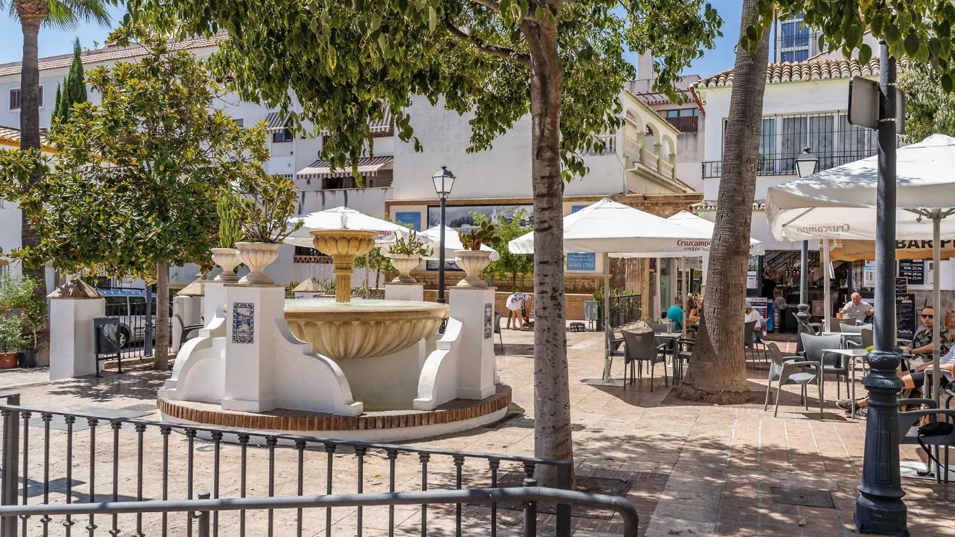 Apart With Swimming Pool Open All Year Benalmádena
